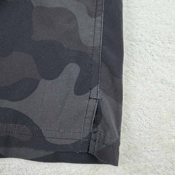 Rogue Training Shorts Men Green Camo Gym Sports Size Medium 6" Inseam - Picture 6 of 12